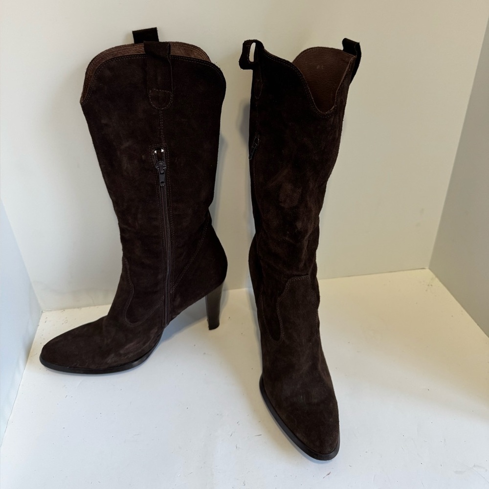 LAUNDRY by Shelli Segal brown suede, calf high heeled boots. Size 10